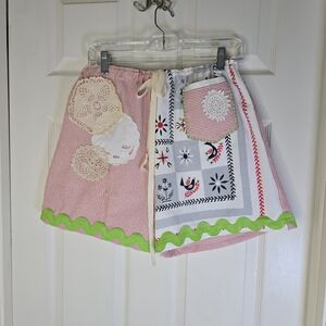 Upcycled Vintage tablecloth, Lace, Linens,‎ cottagecore Womens Shorts L